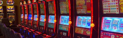 Antarmuka permainan Lightning Baccarat di platform bbm4d dengan dealer langsung